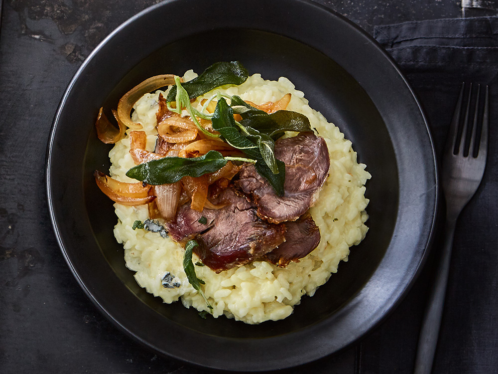 kalbshaxe-aus-der-salzhuelle-mit-gorgonzola-risotto