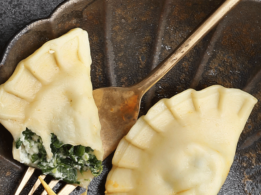 teigtaschen-mit-feta-spinat-fuellung