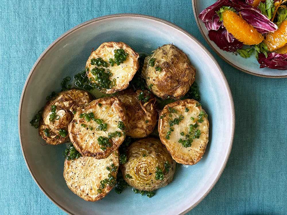 gebackener-sellerie-mit-radicchio-orangen-salat