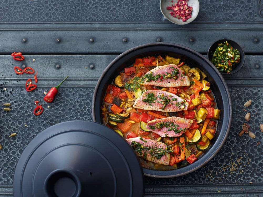 tajine-mit-rotbarbe-paprikagemuese-und-chermoula