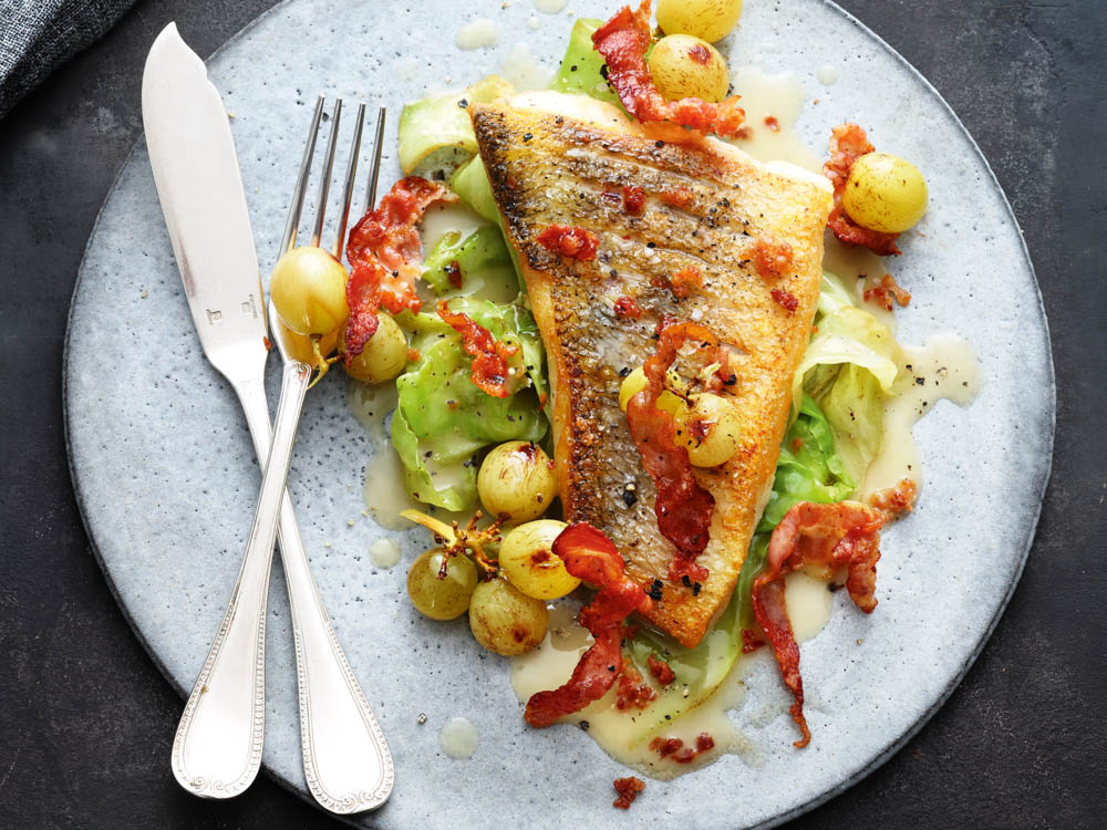 zander-mit-trauben-spitzkohl-und-riesling-beurre-blanc