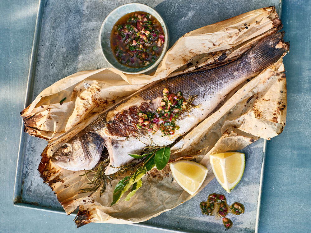loup-de-mer-en-papillote-mit-chimichurri-sauce
