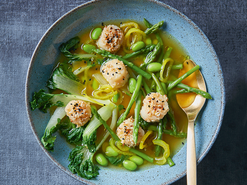 Jakobsmuscheln mit Asia-Gemüse in Miso-Sud Jakobsmuscheln mit Asia-Gemüse in Miso-Sud