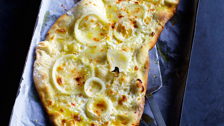 pizza-bianca-mit-mascarpone-und-mozzarella