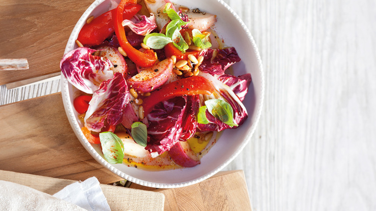 Radicchio-Pfirsich-Salat mit gegrillter Paprika  radicchio-pfirsich-salat-mit-gegrillter-paprika