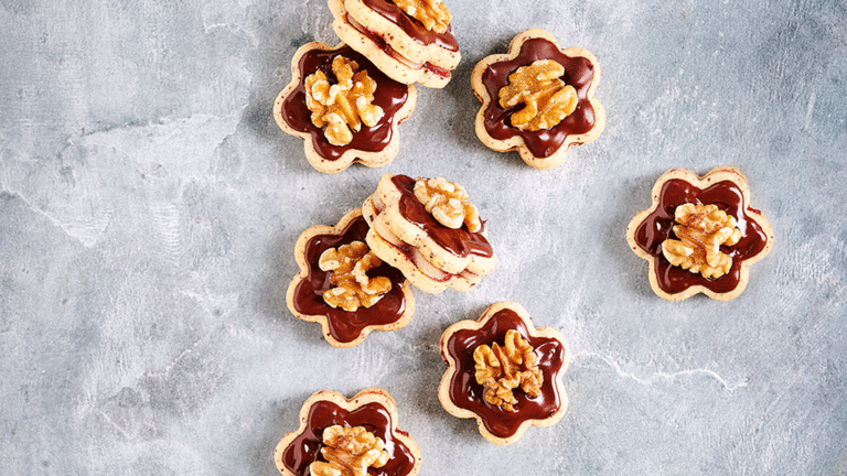 Walnussblumen mit Marzipan walnussblumen-mit-marzipan