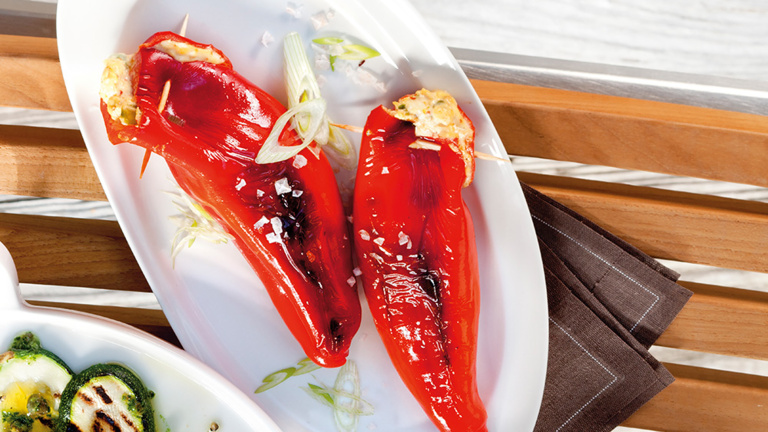Paprika mit Ziegenkäse-Pistazien-Füllung paprika-mit-ziegenkaese-pistazien-fuellung
