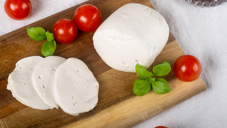 Veganer Mozzarella von Vanozza: Sieht nicht nur so aus, sondern schmeckt auch wie klassischer Büffelmozzarella Veganer Mozzarella von Vanozza