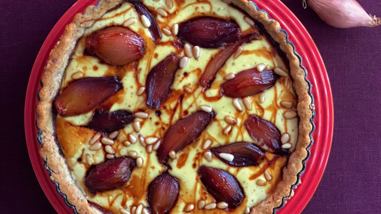 Ricottatarte mit Balsamico-Schalotten ricottatarte-mit-balsamico-zwiebeln