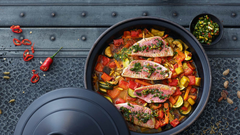 Rotbarben mit Paprikagemüse und Chermoula tajine-mit-rotbarbe-paprikagemuese-und-chermoula