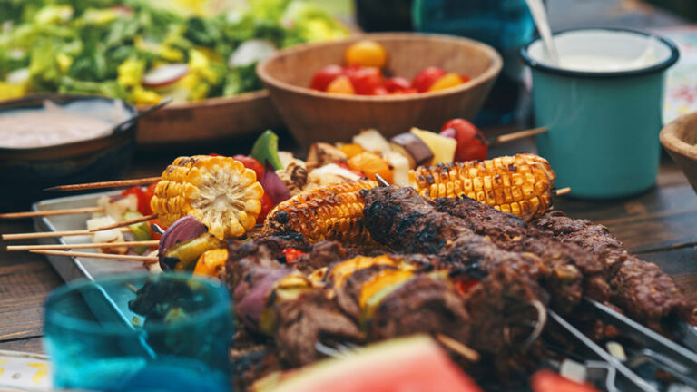 Warme oder kalte Grillbeilagen, Salate und Grillbeilagen aus dem Ofen! Grillbeilagen