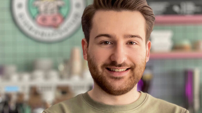 Tolga Kern aus dem Eisladen Emma the mu in Herne und Bochum tolga-kern-emma-the-mu